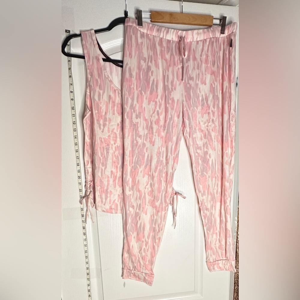 Vince Camuto Two Piece Pajama Set  XL Pink White New